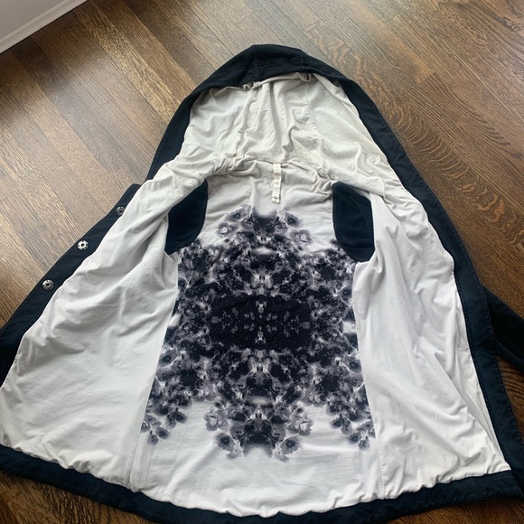 Lululemon jacket - Picture 2 of 4